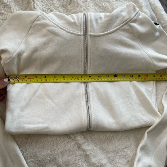 2 for 15 Bench Sweater - Picture 6 of 7